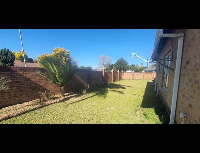 4 BEDROOM TOWNHOUSE FOR SALE IN AVIARYHILL
